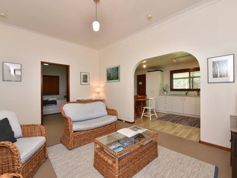 Summerfield Cottage - Hunter Valley, Renovated House In Central North Rothbury - Accommodation BNB 3