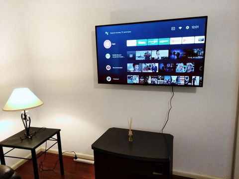 Sunny House - Melbourne Airport Home - Accommodation BNB 1