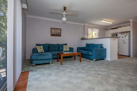Sunset Towers, Unit 2/25 Donald Street - Accommodation BNB 1