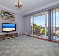 Sunset Towers Unit 2/25 Donald Street - Accommodation BNB