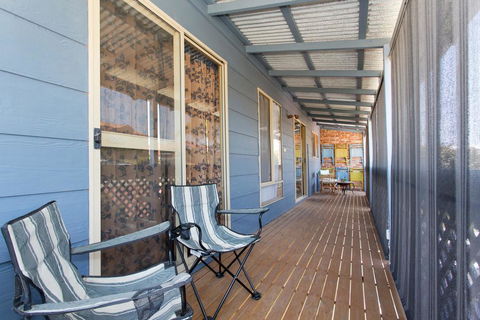 Surf And Sunsets, Beach Holiday Home Mandurah - Accommodation BNB 0