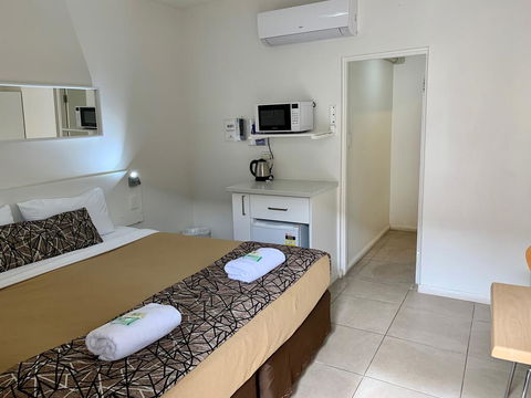 Surf Beach Motel Coffs - Accommodation BNB 1