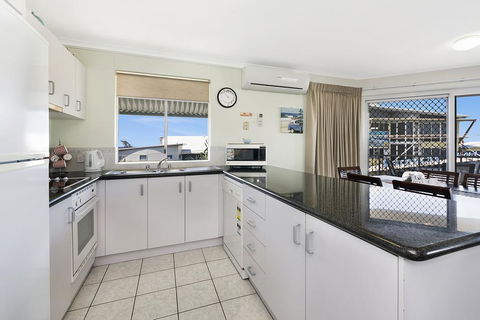 Surfcomber On The Beach - Accommodation BNB 2