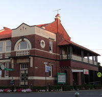 The Bank BB West Wyalong - Accommodation BNB