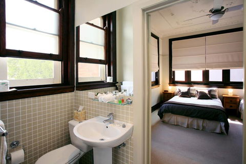 The Bank Guesthouse - Accommodation BNB 0