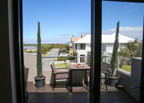 The Beach House At Bayside - Accommodation BNB 1