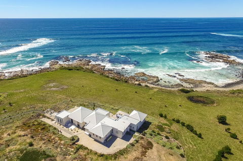 Saltwater - Absolute Oceanfront, Hot Tubs, Sauna, Fire Pits - Accommodation BNB 24
