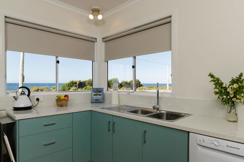 Penguin Beach House - Accommodation BNB 9