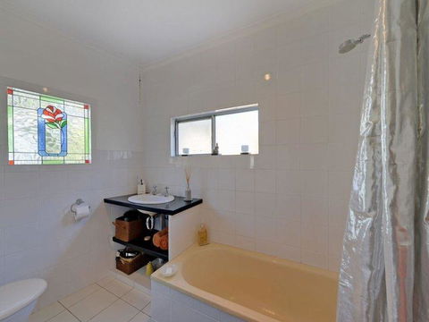 Bridge View Retreat - Accommodation BNB 38