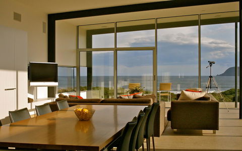 Cloudy Bay Beach House - Accommodation BNB 1