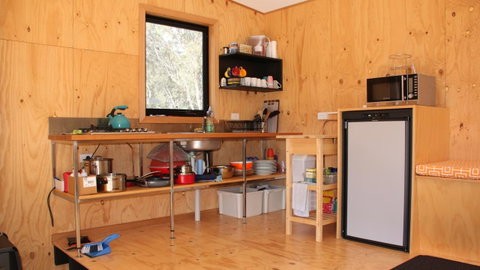 BAY OF FIRES ECO HUT Off Grid Experience At Binalong Bay - Accommodation BNB 9