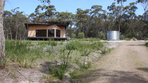 BAY OF FIRES ECO HUT Off Grid Experience At Binalong Bay - Accommodation BNB 20