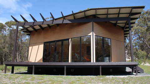 BAY OF FIRES ECO HUT Off Grid Experience At Binalong Bay - Accommodation BNB 21