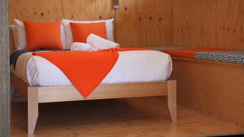 BAY OF FIRES ECO HUT Off Grid Experience At Binalong Bay - Accommodation BNB 3