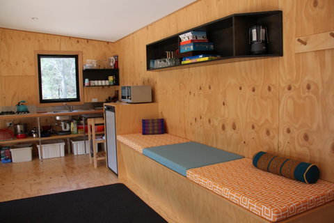 BAY OF FIRES ECO HUT Off Grid Experience At Binalong Bay - Accommodation BNB 10