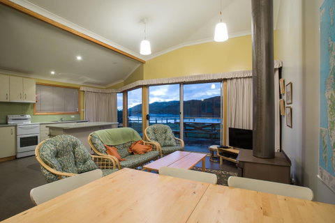 Arthur Riverfront And Sea Lodge Downstream - Accommodation BNB 0