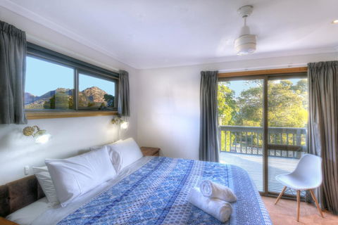 The Lookout ~ Large Family House With Views - Accommodation BNB 7