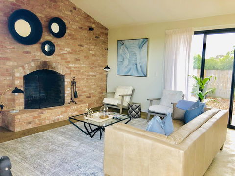 EMBRACING EVANDALE - Hosted By L'Abode Accommodation - Accommodation BNB 5