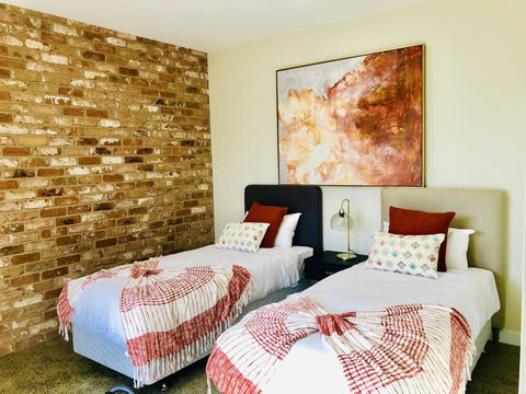EMBRACING EVANDALE - Hosted By L'Abode Accommodation - Accommodation BNB 15