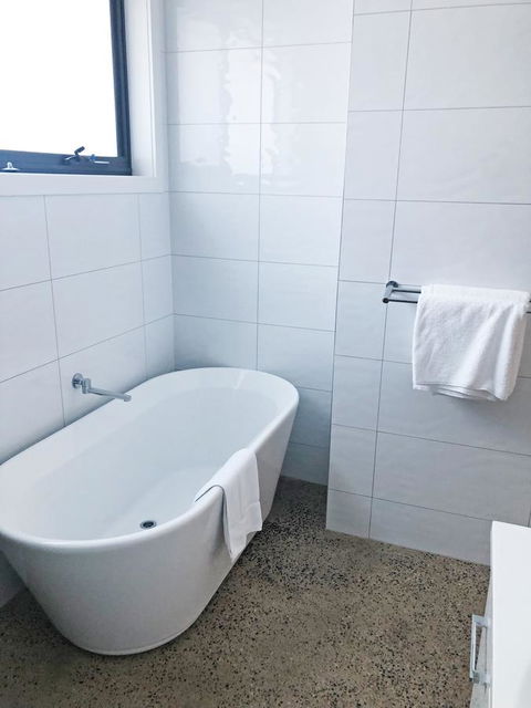 EMBRACING EVANDALE - Hosted By L'Abode Accommodation - Accommodation BNB 25