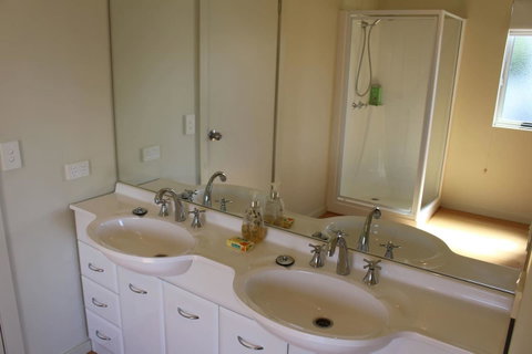 Villa 2 Bay Of Fires - Accommodation BNB 6