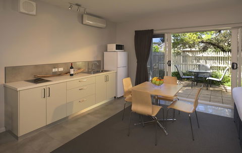 Boathouse Resort Studios And Suites - Accommodation BNB 21