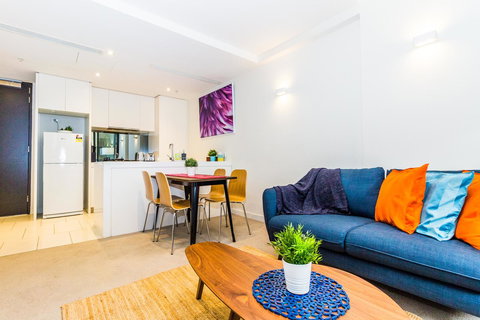 Stay Like Home - Accommodation BNB 24