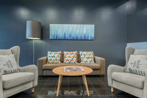 Mantra 100 Exhibition - Accommodation BNB 1