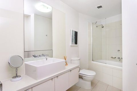 Waterfront Melbourne Apartments - Accommodation BNB 37