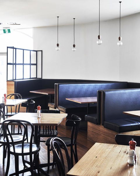 Plough Hotel - Accommodation BNB 13