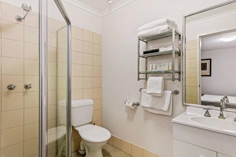 Quality Inn & Suites The Menzies - Accommodation BNB 1