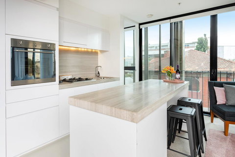 Modern Apartment In The Heart Of St Kilda - Accommodation BNB 8