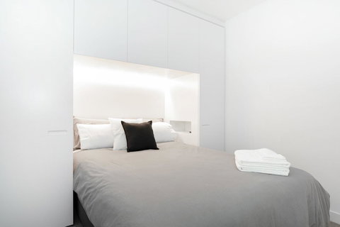 Modern Apartment In The Heart Of St Kilda - Accommodation BNB 12