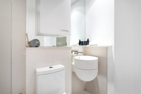 Modern Apartment In The Heart Of St Kilda - Accommodation BNB 14
