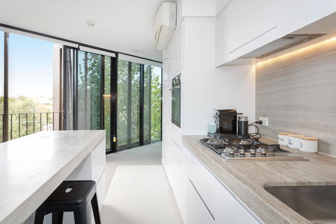 Modern Apartment In The Heart Of St Kilda - Accommodation BNB 6