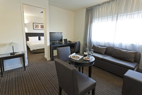 Causeway 353 Hotel - Accommodation BNB 10