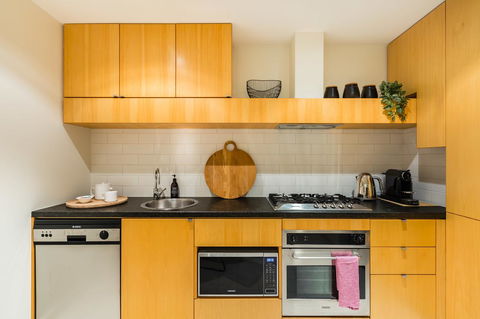 Auguste, Melbourne CBD Private Accommodation With Parking - Accommodation BNB 10
