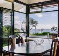 Beach Front Beauty - Ocean front views - Accommodation BNB