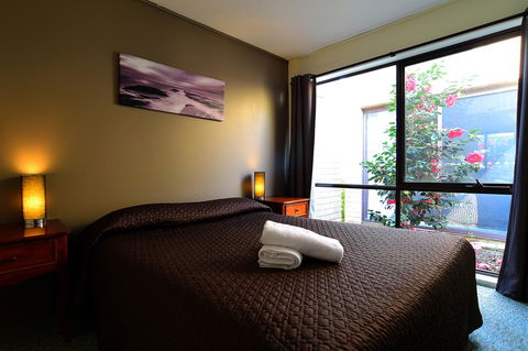 Executive Hideaway - Accommodation BNB 20