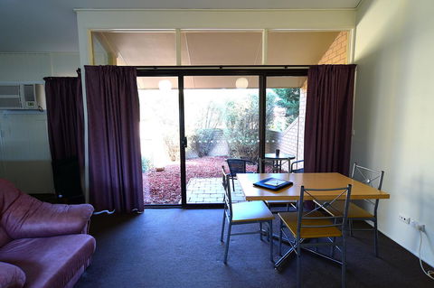 Executive Hideaway - Accommodation BNB 33