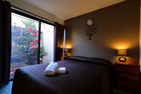Executive Hideaway - Accommodation BNB 21