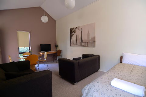 Executive Hideaway - Accommodation BNB 17
