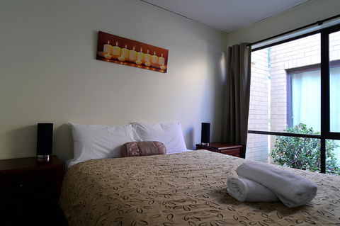 Executive Hideaway - Accommodation BNB 13