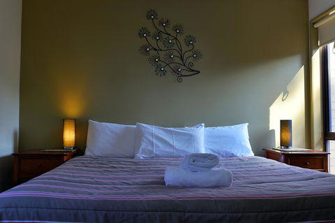 Executive Hideaway - Accommodation BNB 28
