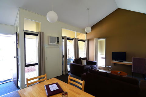 Executive Hideaway - Accommodation BNB 7