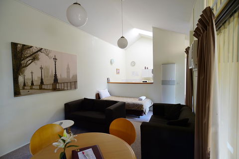 Executive Hideaway - Accommodation BNB 15