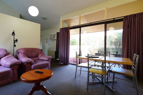Executive Hideaway - Accommodation BNB 32