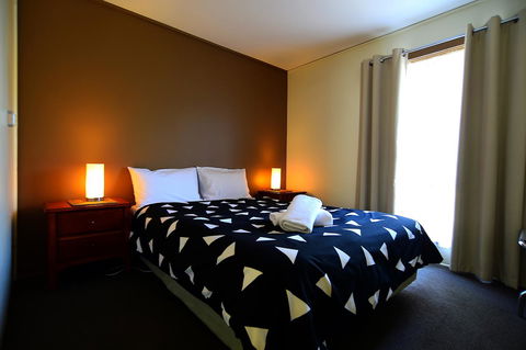 Executive Hideaway - Accommodation BNB 4