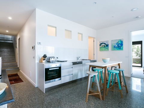 Lansdowne Villa - With Swimming Pool - Accommodation BNB 8