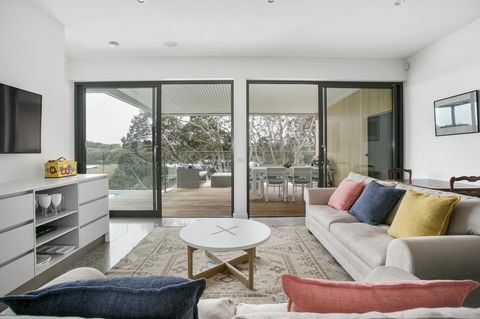 Lansdowne Villa - With Swimming Pool - Accommodation BNB 1